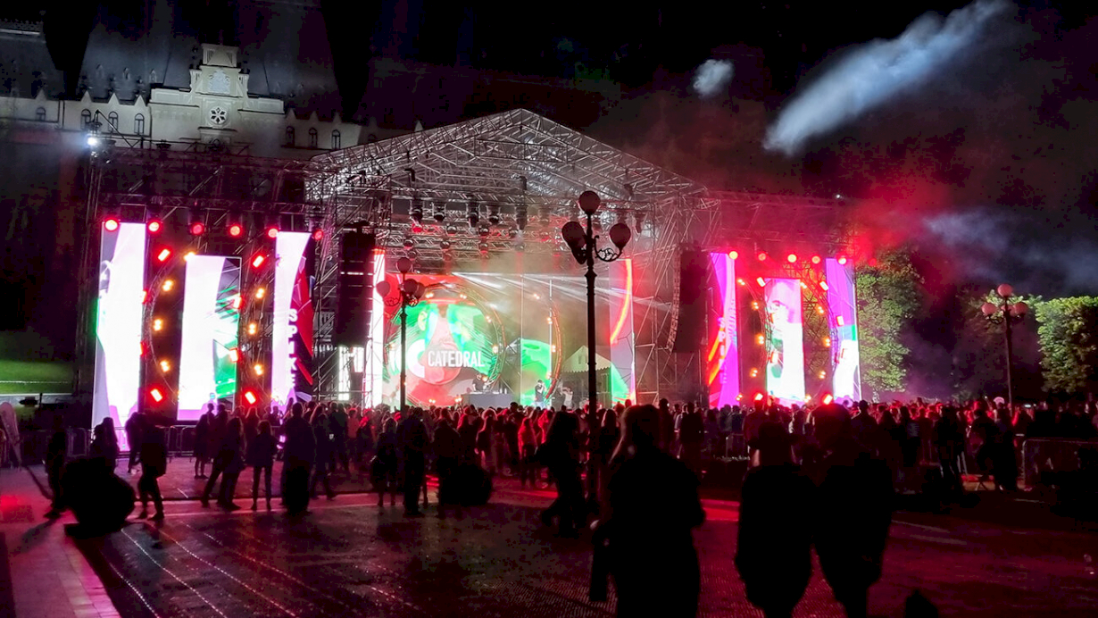 S-a și dansat