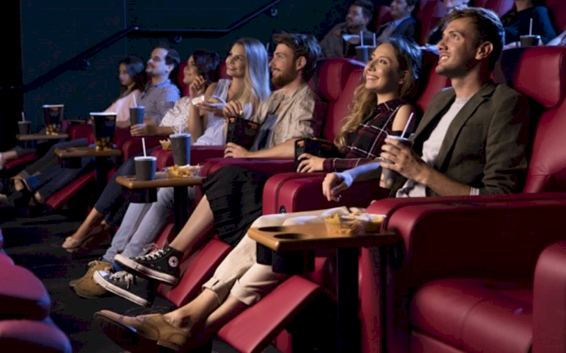 Am fost singură la cinema
